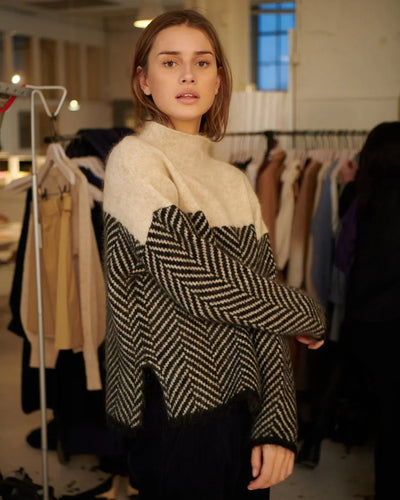 ADELIE | Premium turtleneck made from fine knit fabric